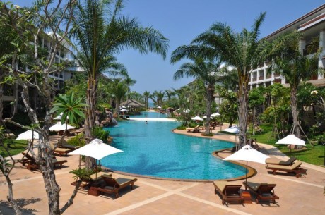 Ravindra Beach Resort & SPA 4*+